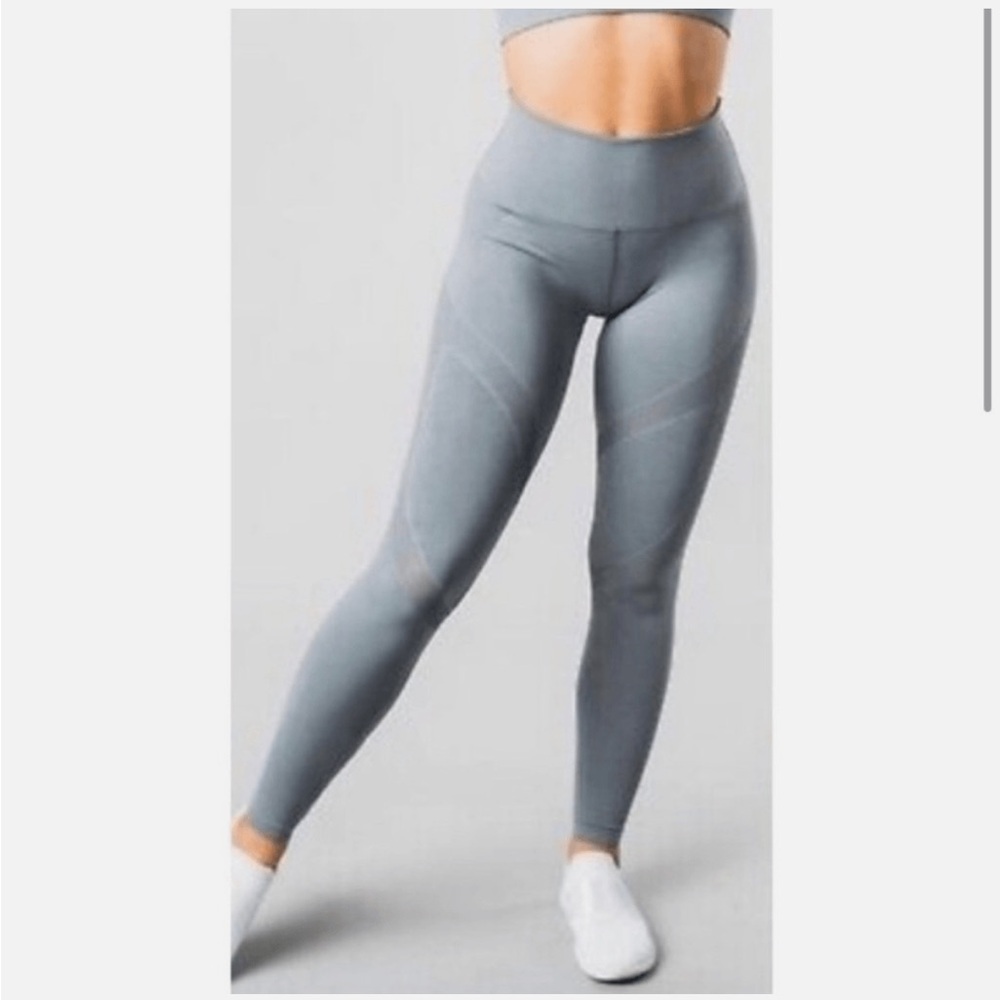 🌸225 NWT Alphalete Aero Leggings XS Light Grey High Waisted Ruched Gym Leggings